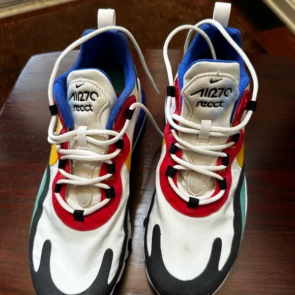 Nike Vibrant Sneakers Retro Modern Design - Picture 2 of 3